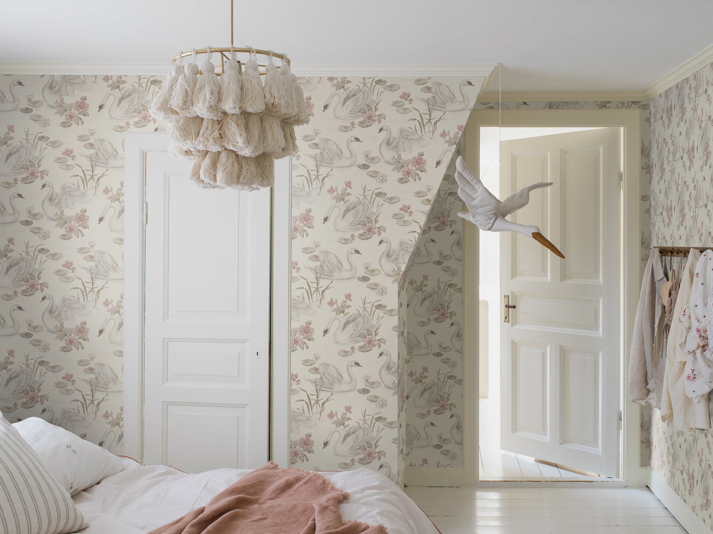 Kinderzimmer- und Kinder-Tapete - Lily Swan - Zartes Pink