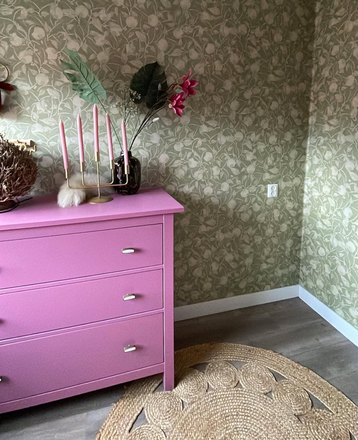 Summer Gray Wallpaper - Pomegranate - Apple Green