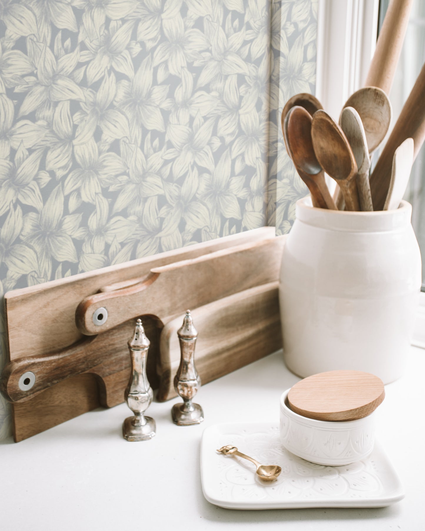 Summer Gray Wallpaper - Folia - Nordic Grey