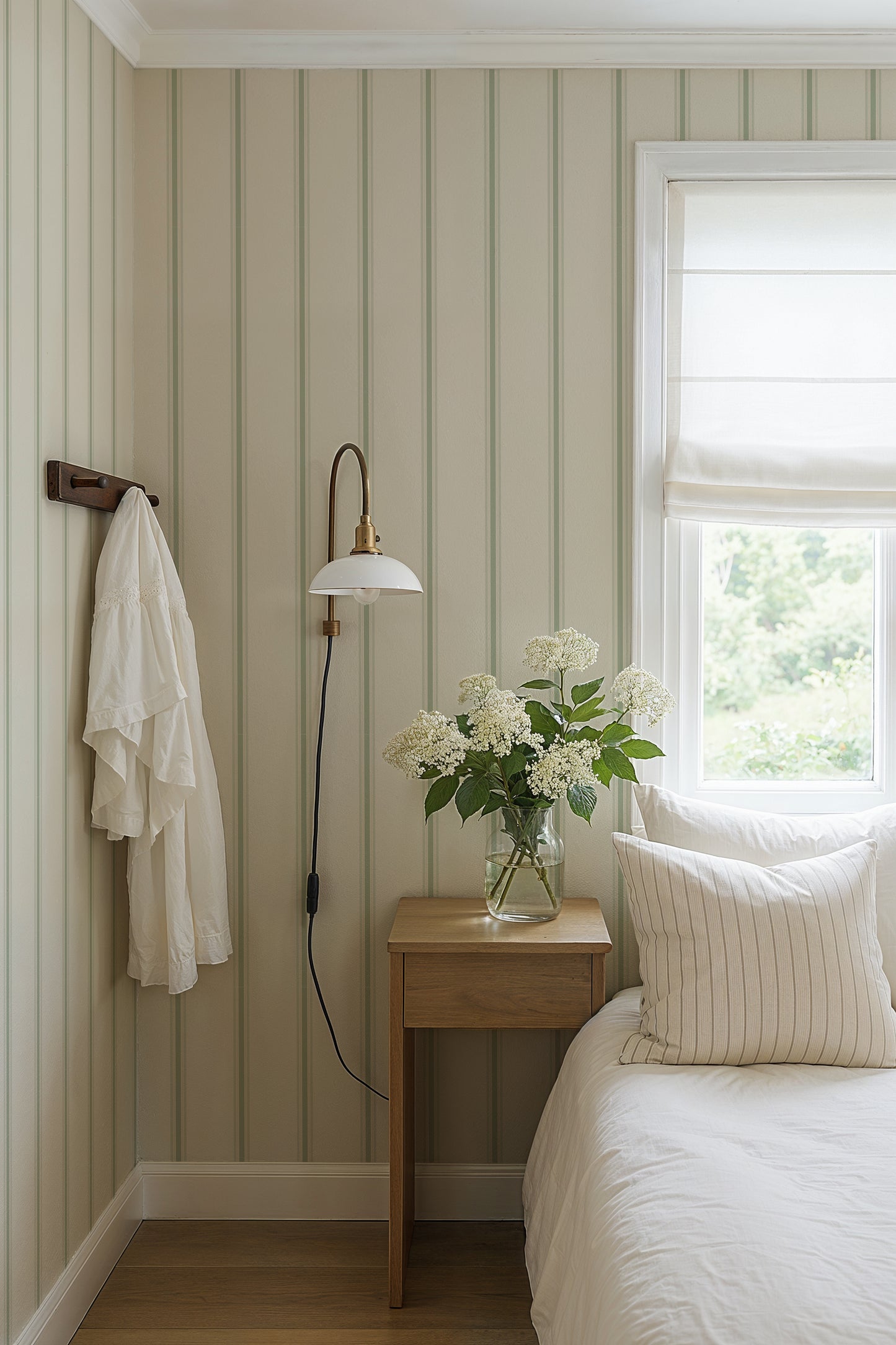 Wallpaper Stripes - Finn - Grass