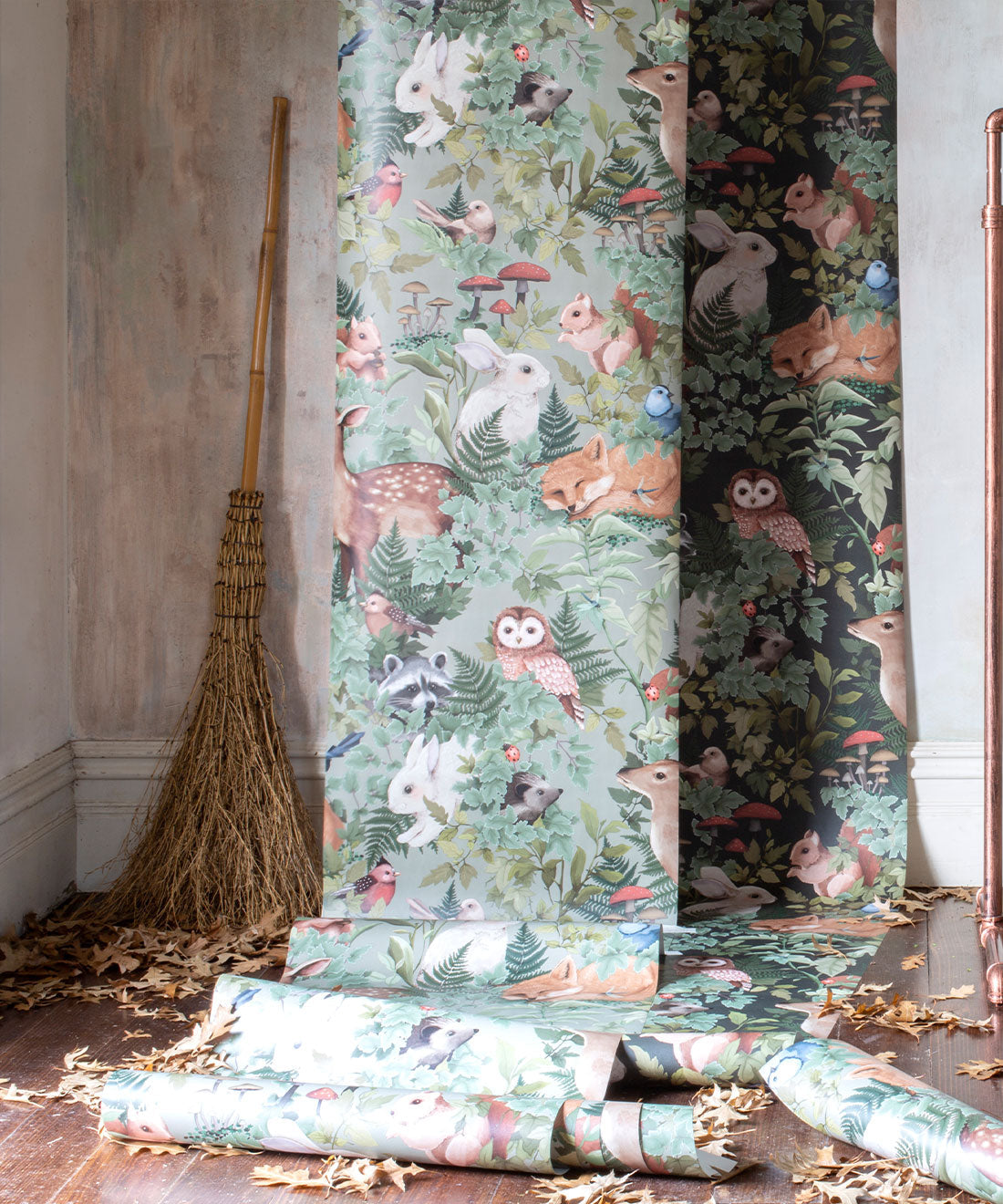 Kinderzimmer Tapete - In the Woods von Fleur Harris - Wald
