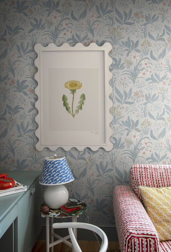 Sandberg Wallpaper - Huset I Solen Folklore Blau