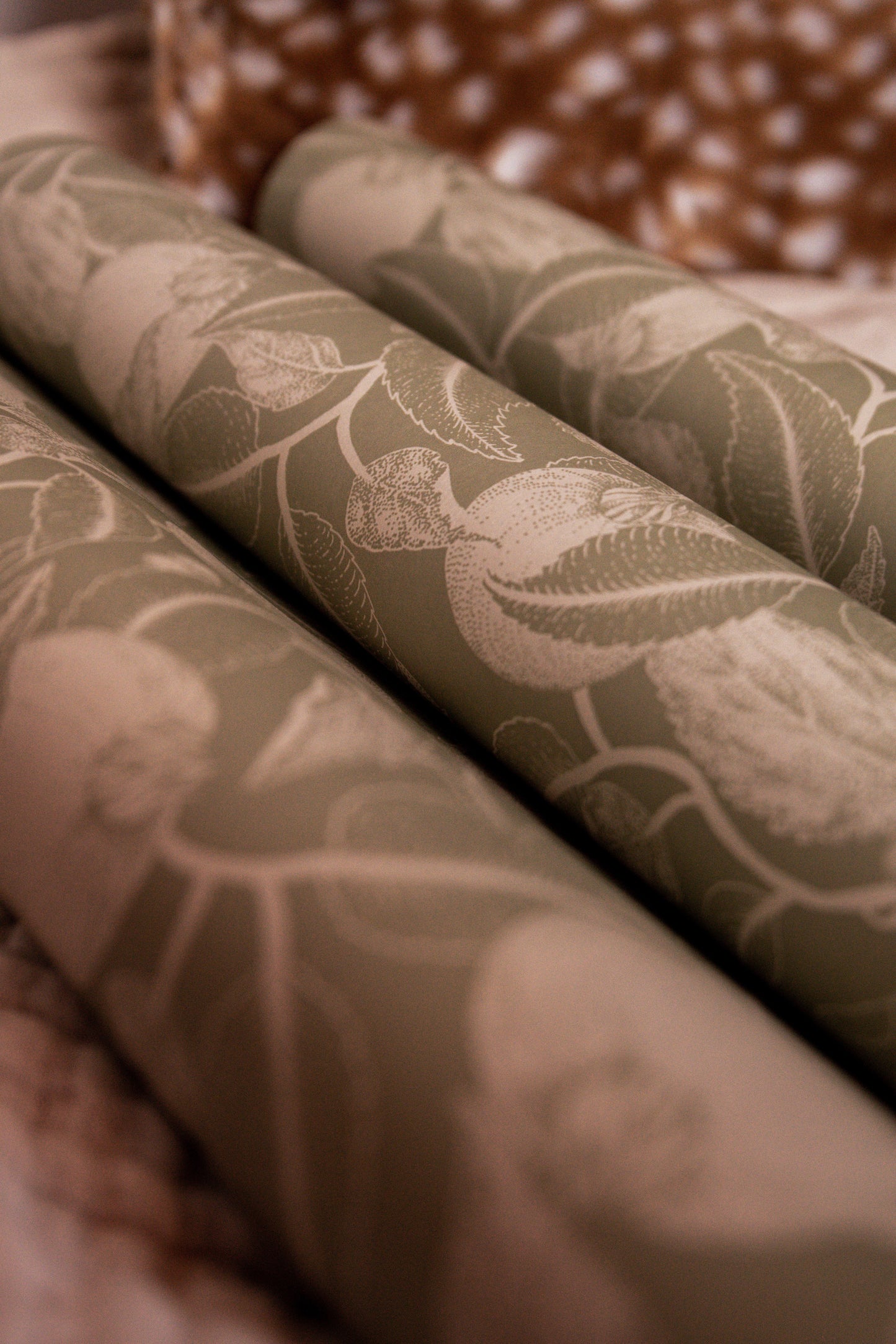 Summer Gray Wallpaper - Pomegranate - Apple Green