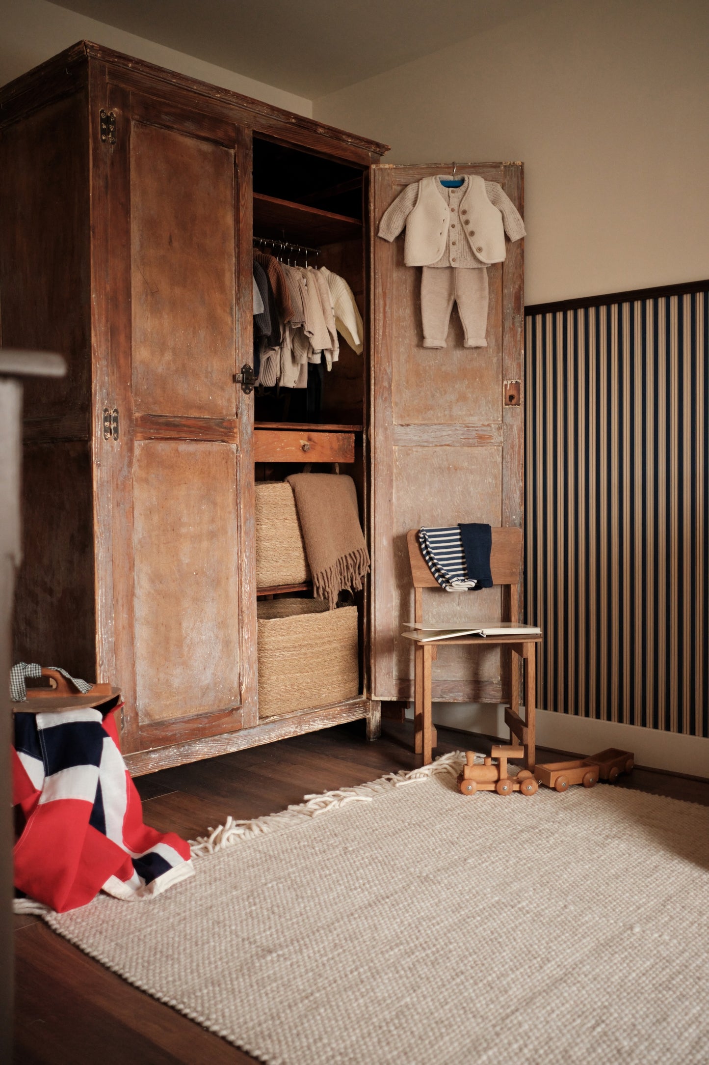 Wallpaper Stripes - Niton - Blue