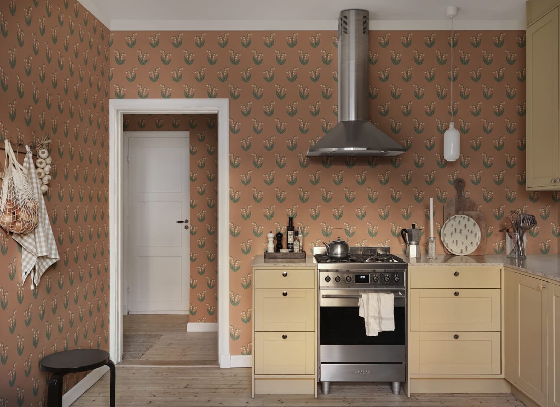 Sandberg Wallpaper - Lilly, Terracotta - S10636